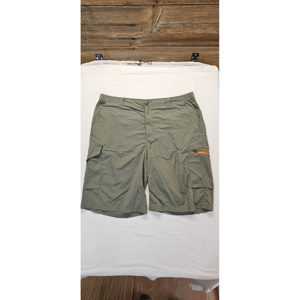 Columbia Omni-Shade Cargo Shorts Mens 40 Green Nylon Ripstop Hiking Fishing 10in